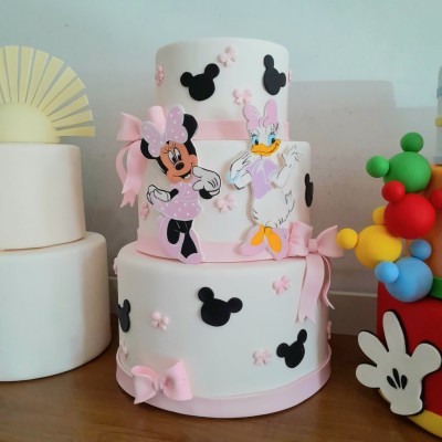 Bolo Fake Minnie 3 andares